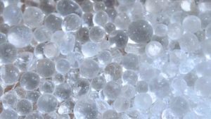 moisture absorbing silica gel